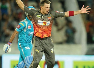 SUNRISERS BOWLED POORLY: WAQAR YOUNIS