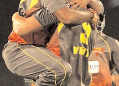 Sunrisers take lead in playoff race, Royals miss out on top two