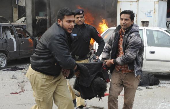 Taliban suicide attack in the heart of Pakistan Lahore hits police headquarters kills six