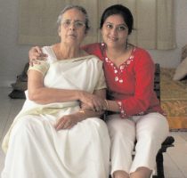 Good old days! Bidisha with mom Tripti Roy, who passed away in 2014