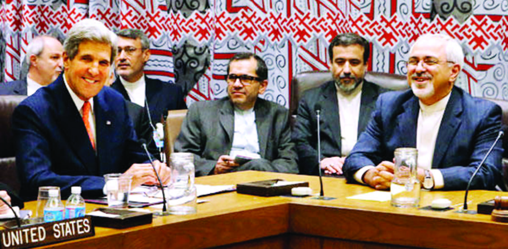 U.S. Secretary of State John Kerry and Iran Deputy Foreign Minister Abbas Araqchi at the deputy ministerial level talks in Geneva on February 15, 2015. (File photo)