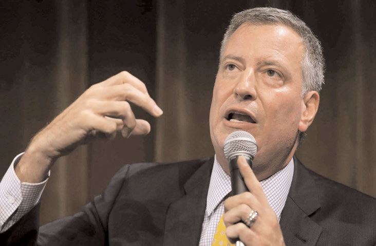 New York City Mayor Bill de Blasio announced, September 17, an initiative to provide comprehensive citizenship assistance services in City libraries