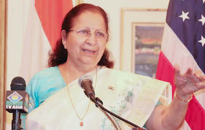 Lok Sabha Speaker Ms Sumitra Mahajan addressing the gathering at the Indian Consulate in New York on September 1.