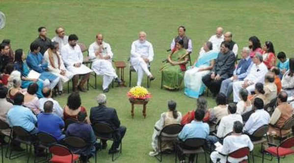 PM Modi with family members of Netaji Subhas Chandra Bose in New Delhi, October 14, 2015.