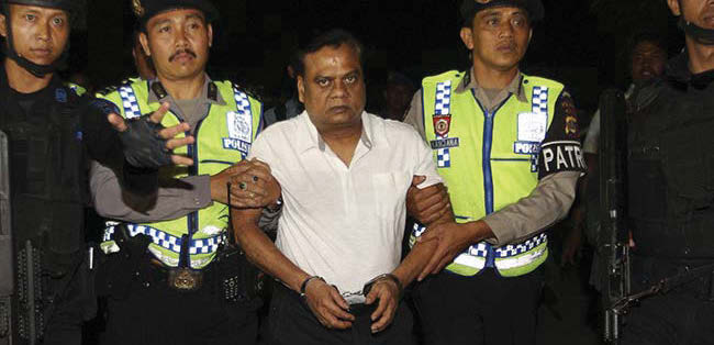 Gangster Chhota Rajan being taken to the Bali airport from where he was deported to Delhi.