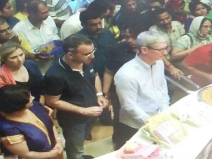 Tim Cook @Siddhivinayak-Temple