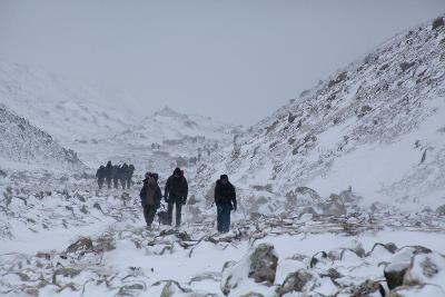 Nepal asks climbers to clean quake-littered Everest camp