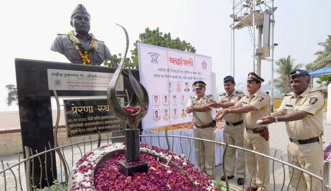 Tribute paid to martyrs of Mumbai attacks