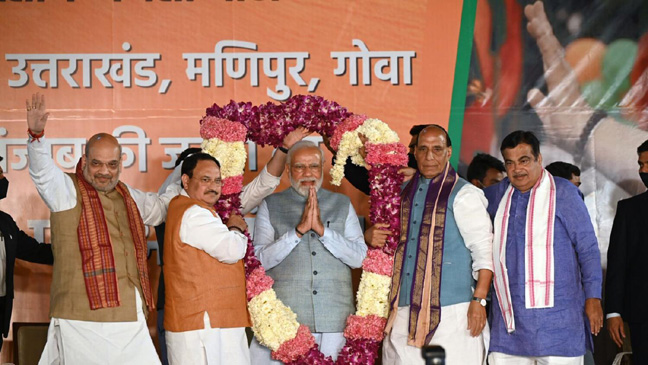 BJP Retains power Modi at the party headquarters