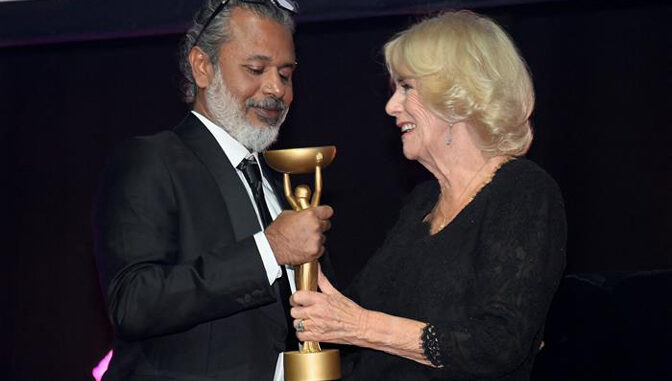 Shehan eceives award