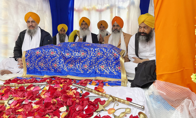 Sikhs Take out an Impressive Parade in New York City