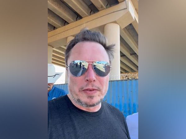 Elon Musk livestreams from Texas ‘unfiltered’ situation of migrants from US-Mexico border