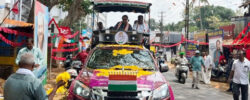 Tharoor’s ‘Paryadanam’ motorcade