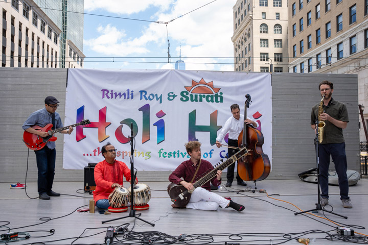 Surati Holi Hai draws massive crowd to Jersey City