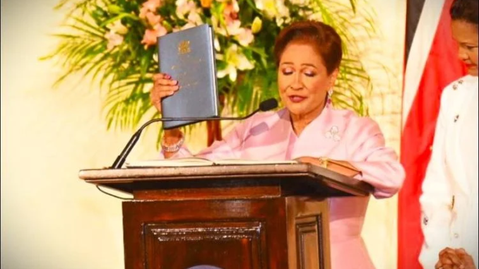 Kamla-Persad-Bissessar-taking-the-oath-of-office