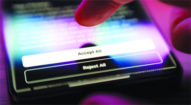 What does it mean to ‘accept’ or ‘reject’ all cookies, and which should I choose?