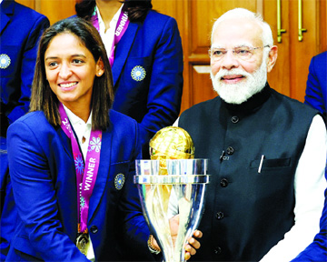 PM meets India’s world cup winning stars